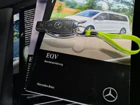 Mercedes-Benz Eqv thumbnail 17