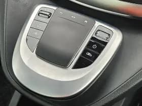 Mercedes-Benz Eqv thumbnail 10