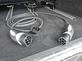 Mercedes-Benz Eqv thumbnail 21