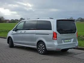 Mercedes-Benz Eqv thumbnail 5