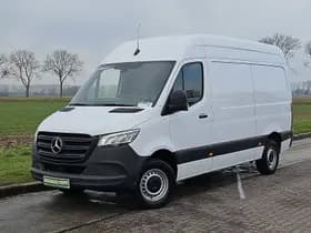Mercedes-Benz Sprinter thumbnail 2