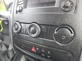 Mercedes-Benz 200 thumbnail 9