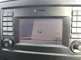 Mercedes-Benz 200 thumbnail 10