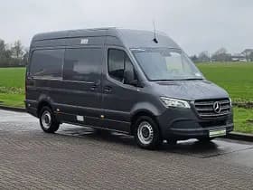 Mercedes-Benz Sprinter thumbnail 4
