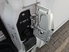 Mercedes-Benz Sprinter thumbnail 14