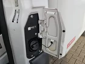 Mercedes-Benz Sprinter thumbnail 17