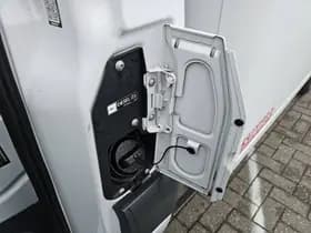 Mercedes-Benz Sprinter thumbnail 17