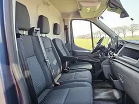 Ford Transit thumbnail 6