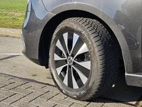 Mercedes-Benz Eqv thumbnail 17