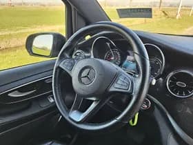 Mercedes-Benz Eqv thumbnail 10