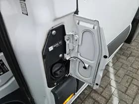 Mercedes-Benz Sprinter thumbnail 16