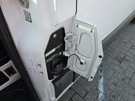 Mercedes-Benz Sprinter thumbnail 21