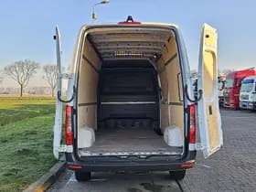Mercedes-Benz Sprinter thumbnail 14