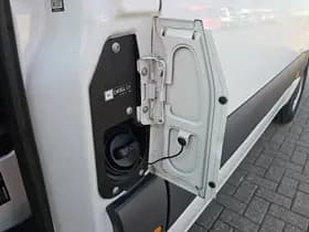 Mercedes-Benz Sprinter thumbnail 18