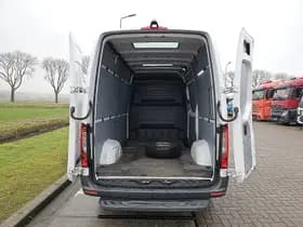 Mercedes-Benz Sprinter thumbnail 13