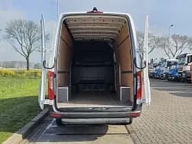 Mercedes-Benz Sprinter thumbnail 14