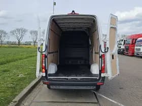 Mercedes-Benz Sprinter thumbnail 12