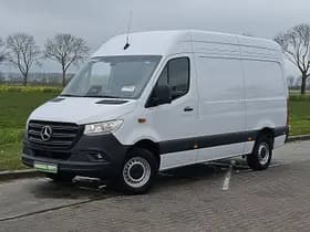 Mercedes-Benz Sprinter thumbnail 2