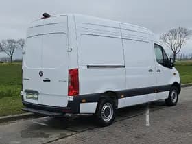 Mercedes-Benz Sprinter thumbnail 3