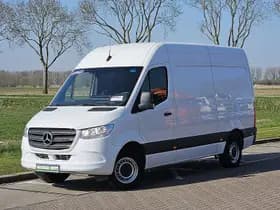 Mercedes-Benz Sprinter thumbnail 2