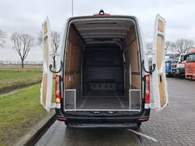Mercedes-Benz Sprinter thumbnail 11