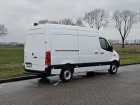 Mercedes-Benz Sprinter thumbnail 3