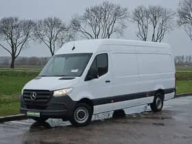 Mercedes-Benz Sprinter thumbnail 2