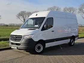Mercedes-Benz Sprinter thumbnail 2