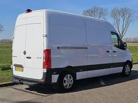 Mercedes-Benz Sprinter thumbnail 3