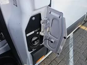 Mercedes-Benz Sprinter thumbnail 16