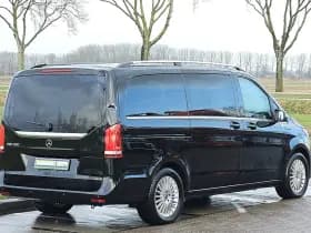 Mercedes-Benz Eqv thumbnail 3