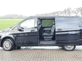 Mercedes-Benz Eqv thumbnail 21