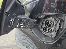 Mercedes-Benz Eqv thumbnail 28