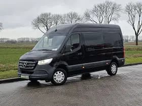 Mercedes-Benz Sprinter thumbnail 2