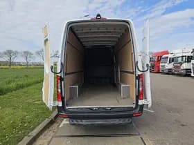 Mercedes-Benz Sprinter thumbnail 12