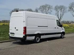 Mercedes-Benz Sprinter thumbnail 3