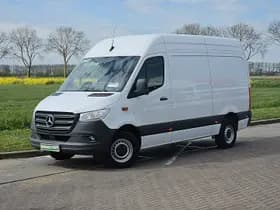 Mercedes-Benz Sprinter thumbnail 2