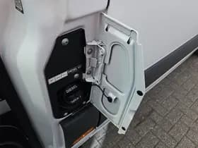 Mercedes-Benz Sprinter thumbnail 18