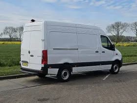 Mercedes-Benz Sprinter thumbnail 3