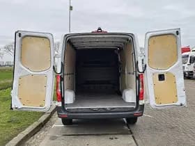 Mercedes-Benz Sprinter thumbnail 14