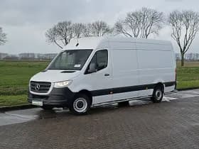 Mercedes-Benz Sprinter thumbnail 2