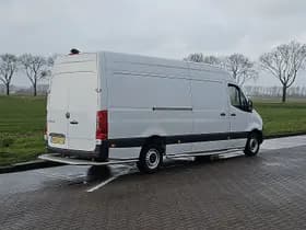 Mercedes-Benz Sprinter thumbnail 3