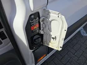 Mercedes-Benz Sprinter thumbnail 13