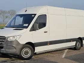 Mercedes-Benz Sprinter thumbnail 2