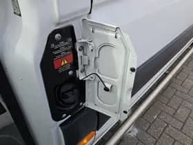 Mercedes-Benz Sprinter thumbnail 17