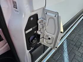 Mercedes-Benz Sprinter thumbnail 18