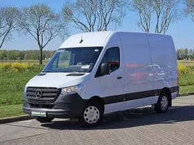 Mercedes-Benz Sprinter thumbnail 2