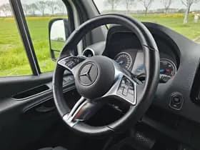 Mercedes-Benz eSprinter thumbnail 10