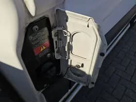 Mercedes-Benz Sprinter thumbnail 12