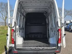 Mercedes-Benz Sprinter thumbnail 13